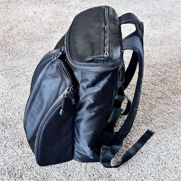 Banana Republic Large Black Insulated Backpack Hiking Golf Picnic 11x16 Unisex main image 8